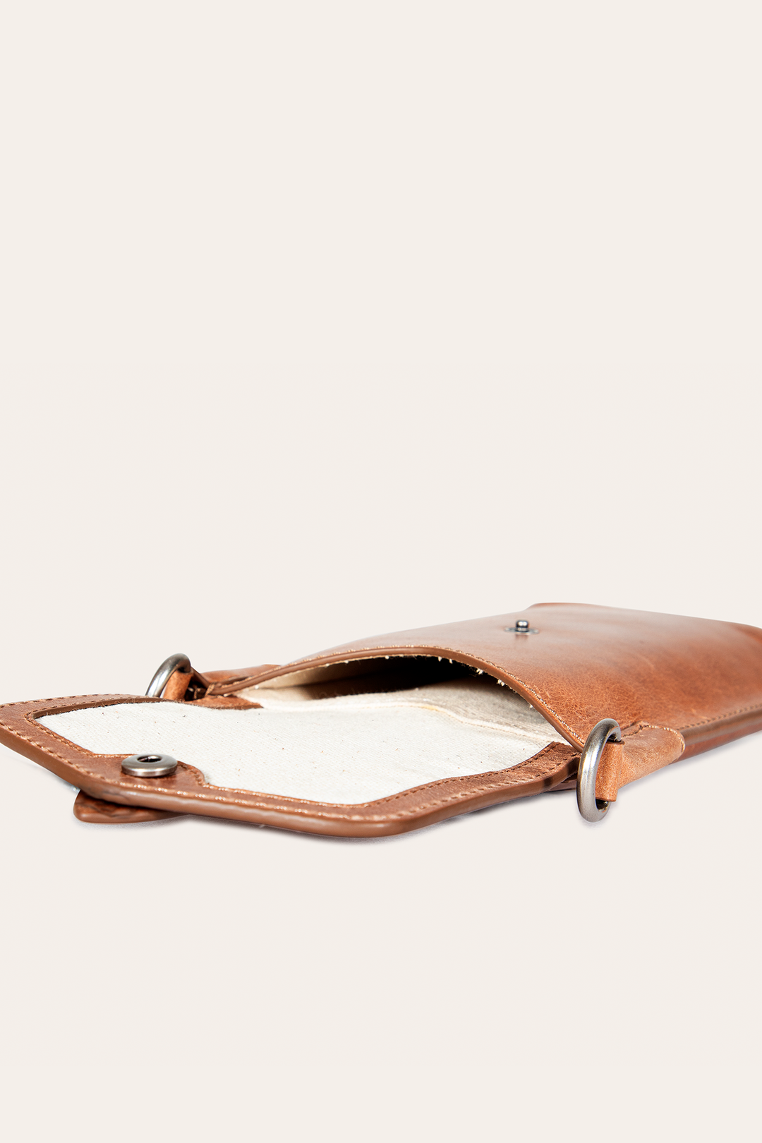 Frye Melissa Beige Phone Pouch / Beige