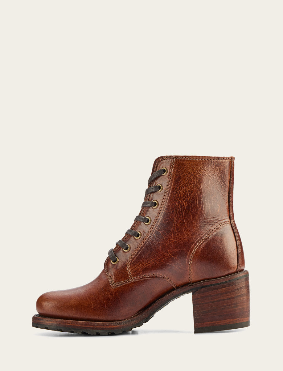 Frye Women's Cognac Sabrina 6G Lace Up Boots / Cognac