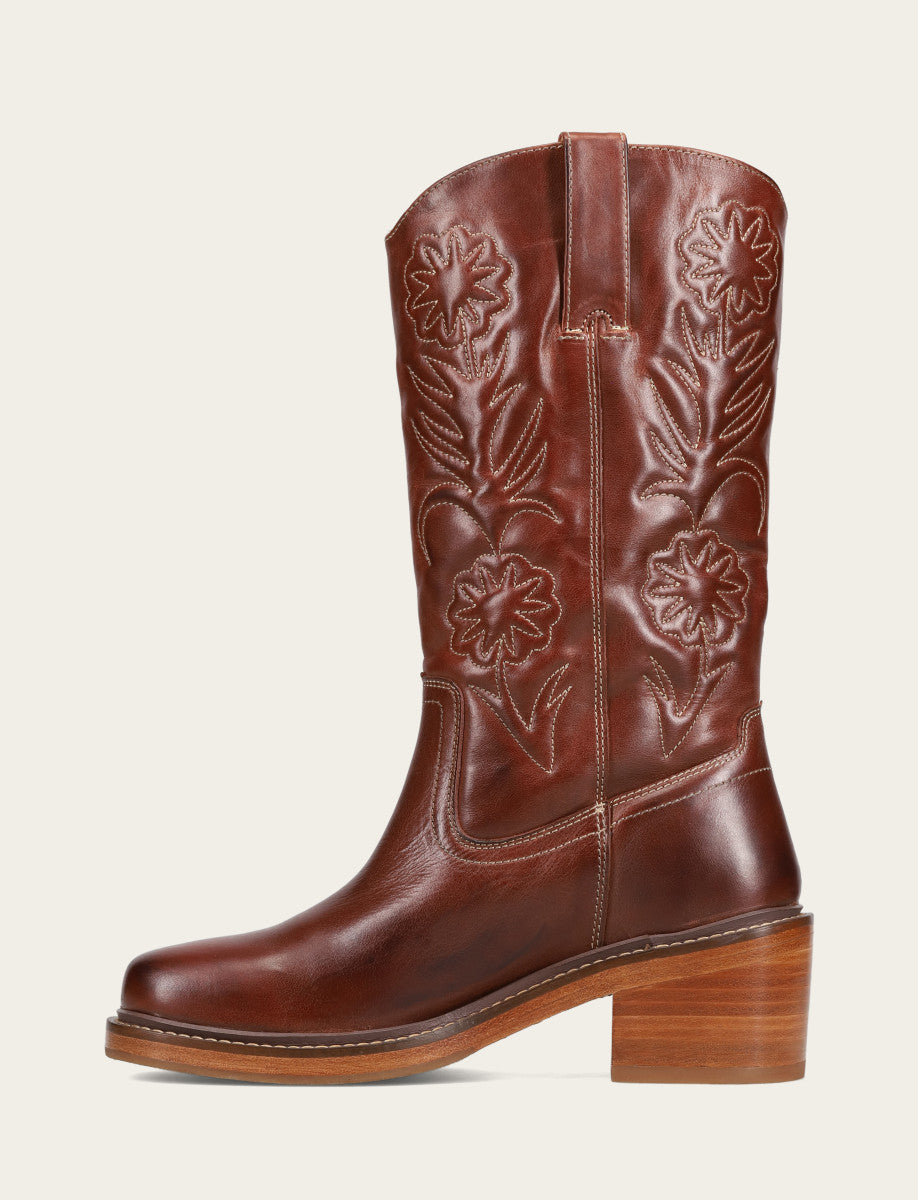 Frye Auburn Kate Deco Stitch Boot / Auburn