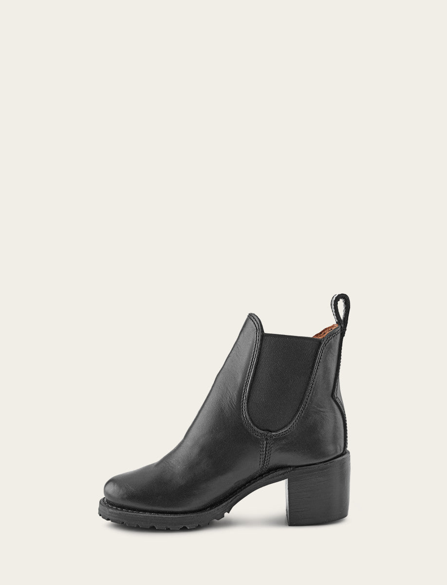 Frye Women's Black Sabrina Chelsea Boots / Black