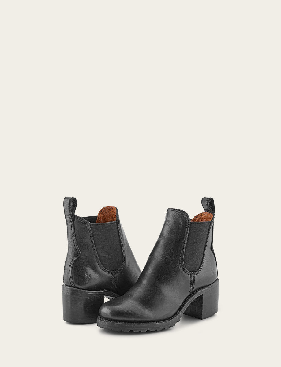 Frye Women's Black Sabrina Chelsea Boots / Black