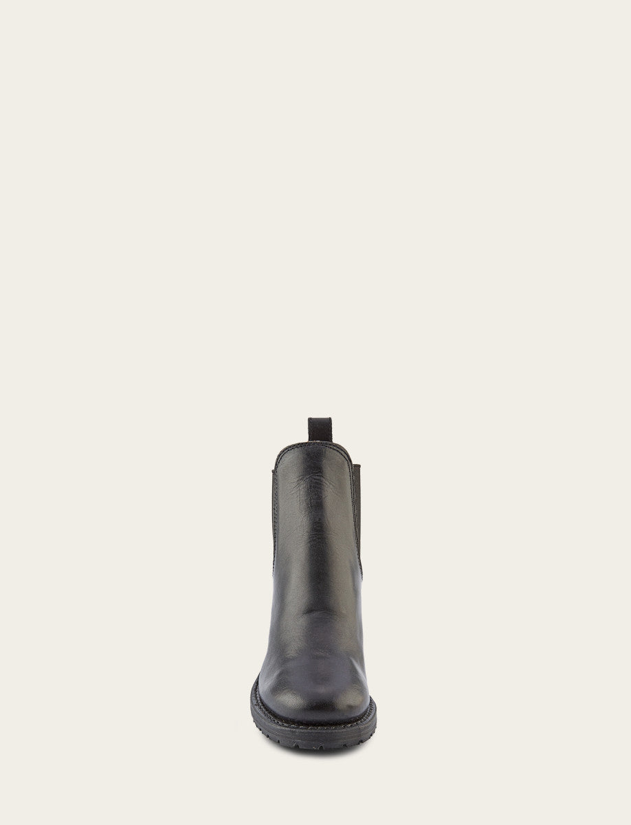 Frye Women's Black Sabrina Chelsea Boots / Black
