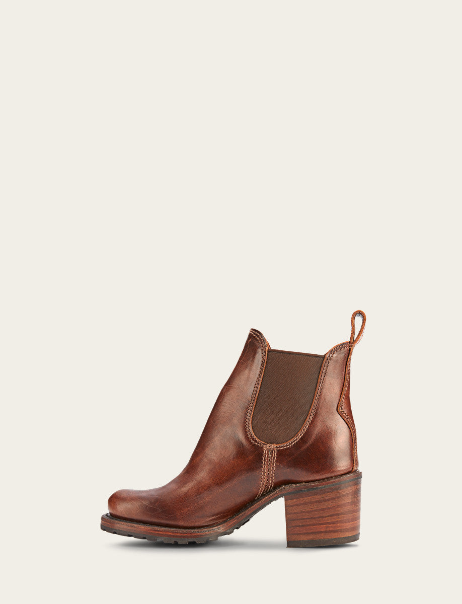 Frye Women's Cognac Sabrina Chelsea Boots / Cognac