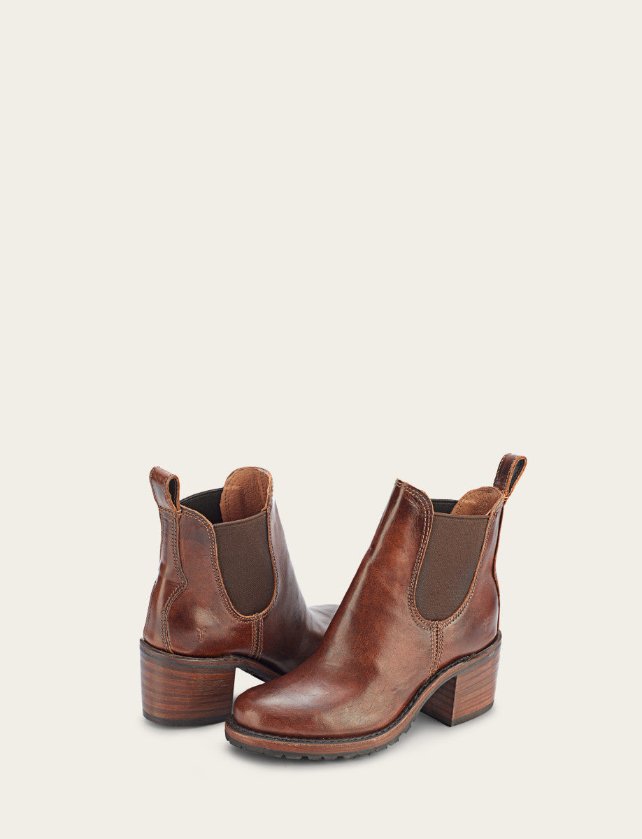 Frye Women's Cognac Sabrina Chelsea Boots / Cognac