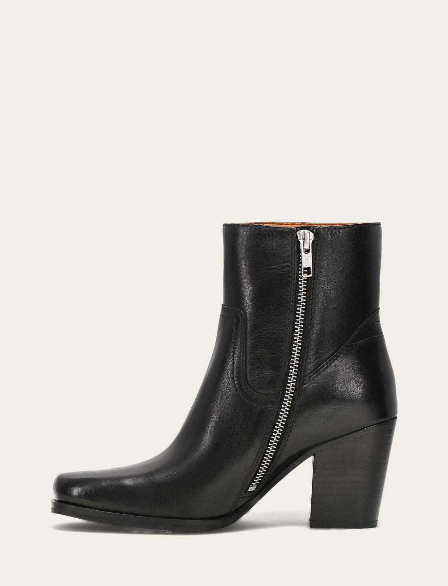 Frye Women's Black Shiloh Zip Booties / Black