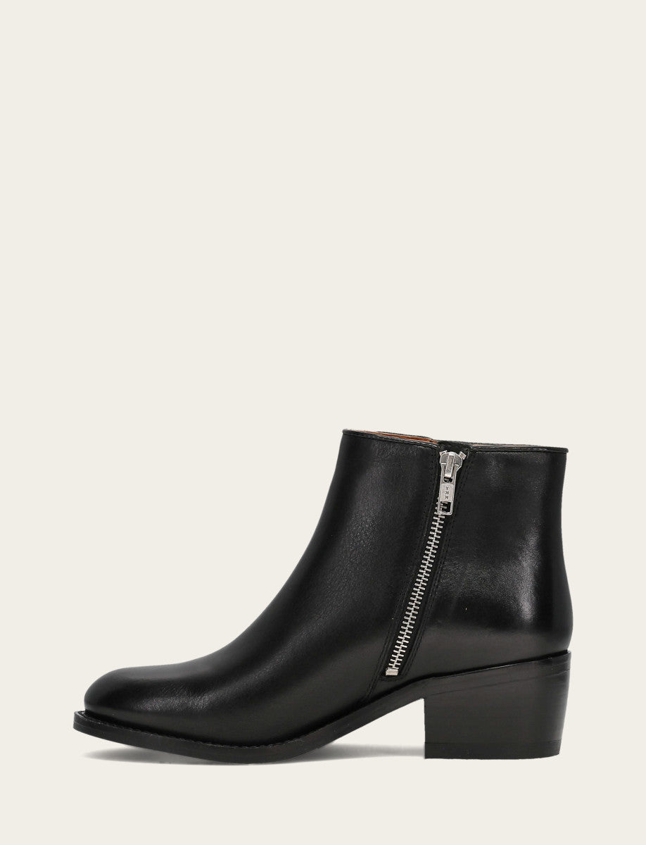 Frye Women's Black Carson 2 Piping Booties / Black