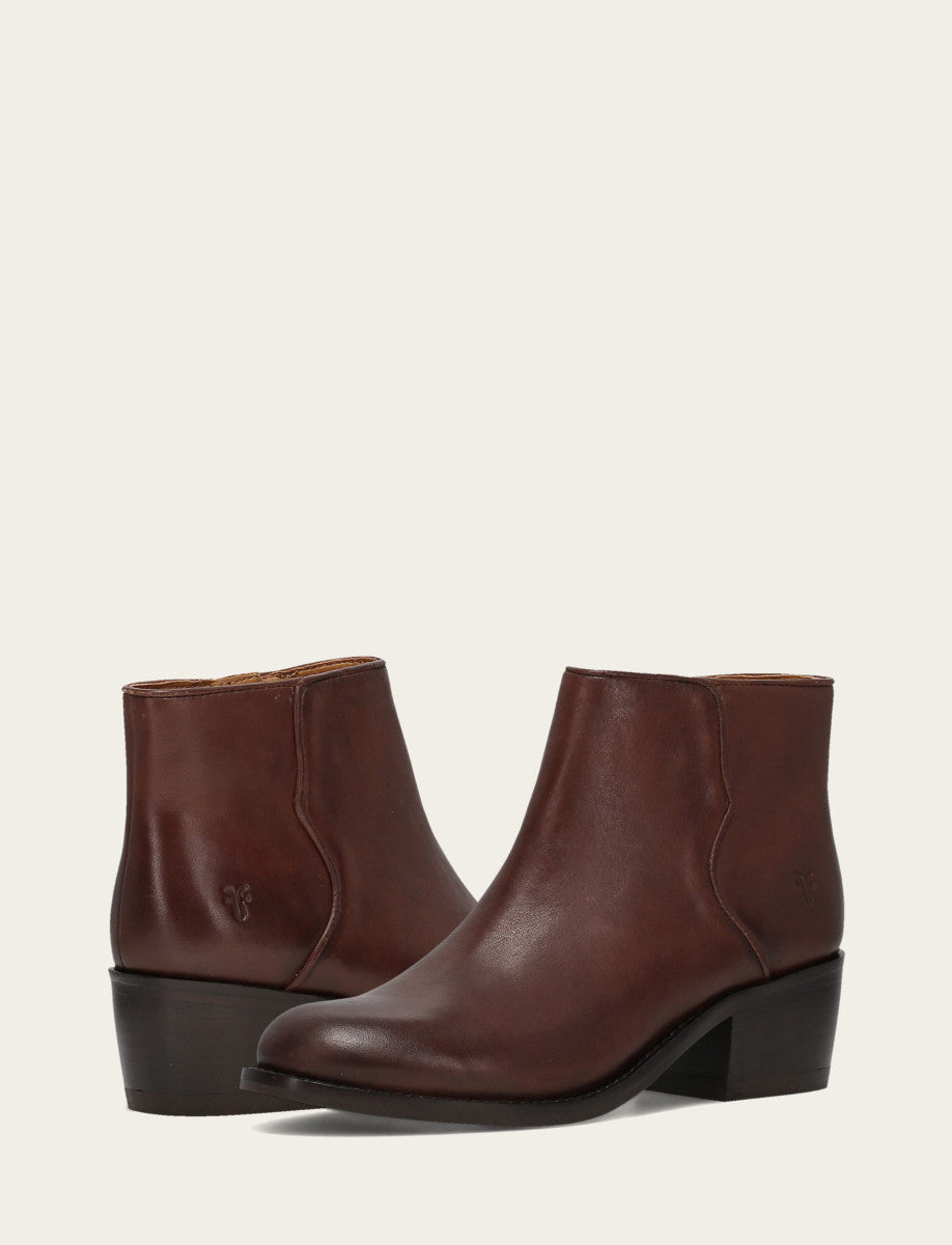 Frye Women's Saddle Carson 2 Piping Booties / Saddle