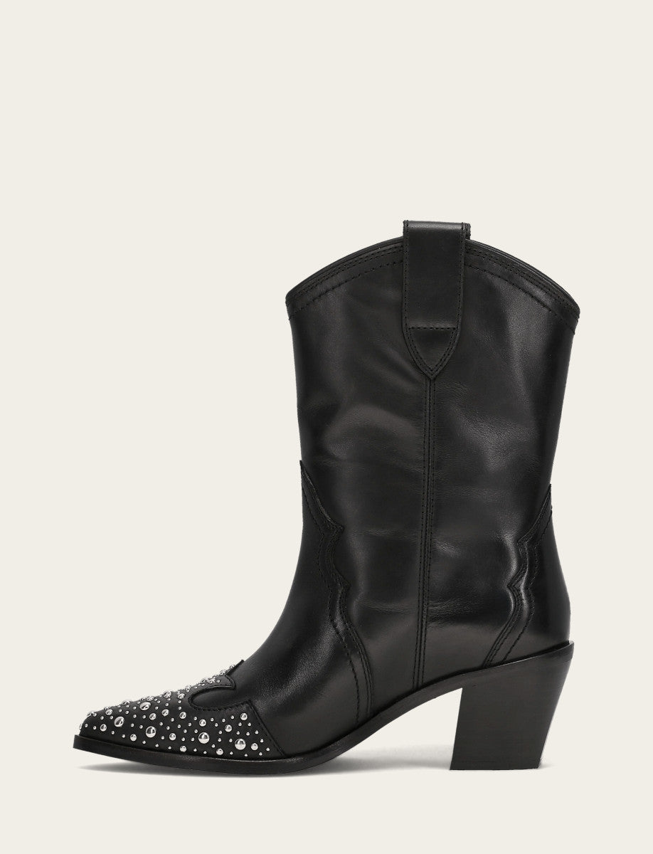 Frye Women's Black Sara Wingtip Stud Boot / Black