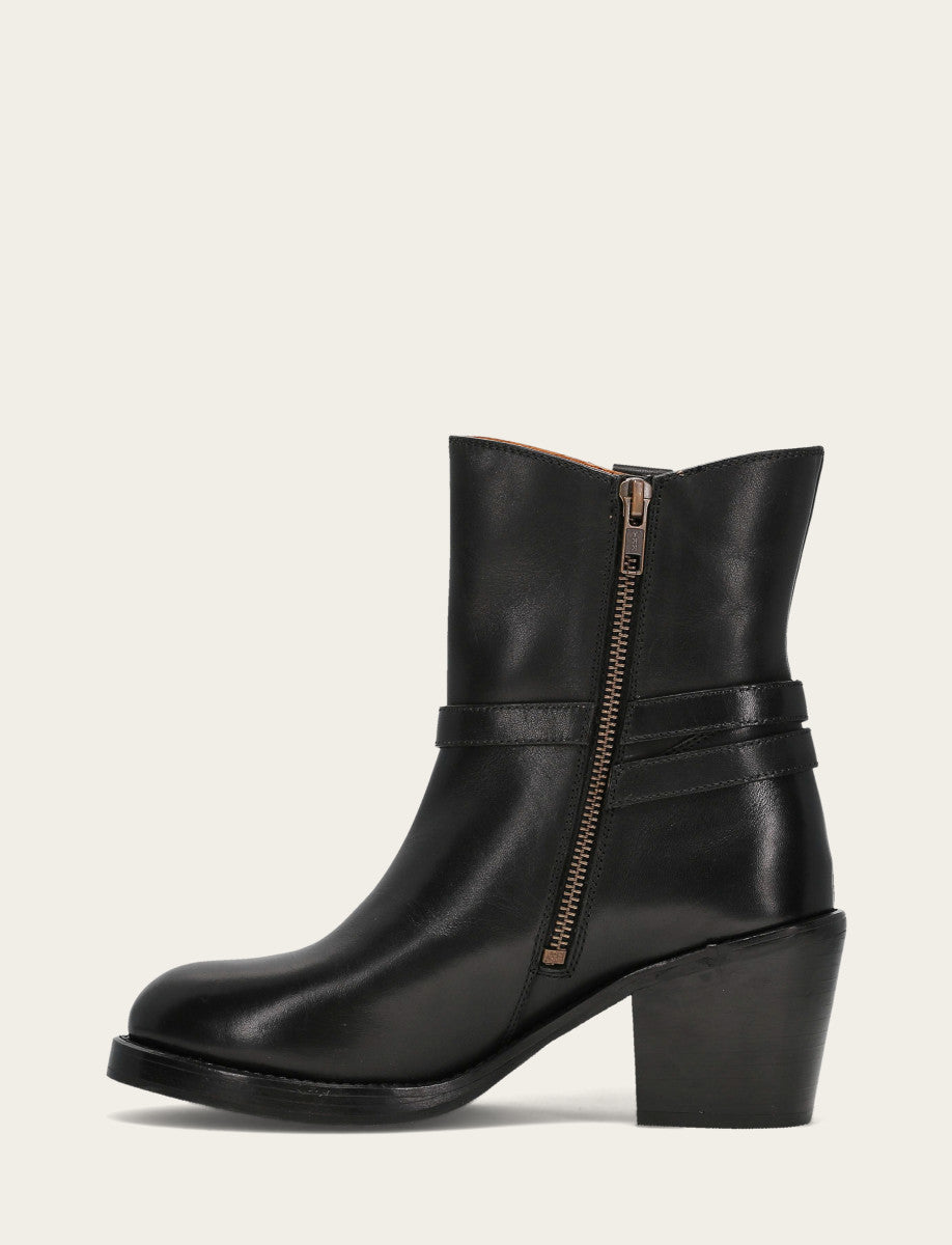 Frye Women's Black Rylee Belted Inside Zip Boot / Black