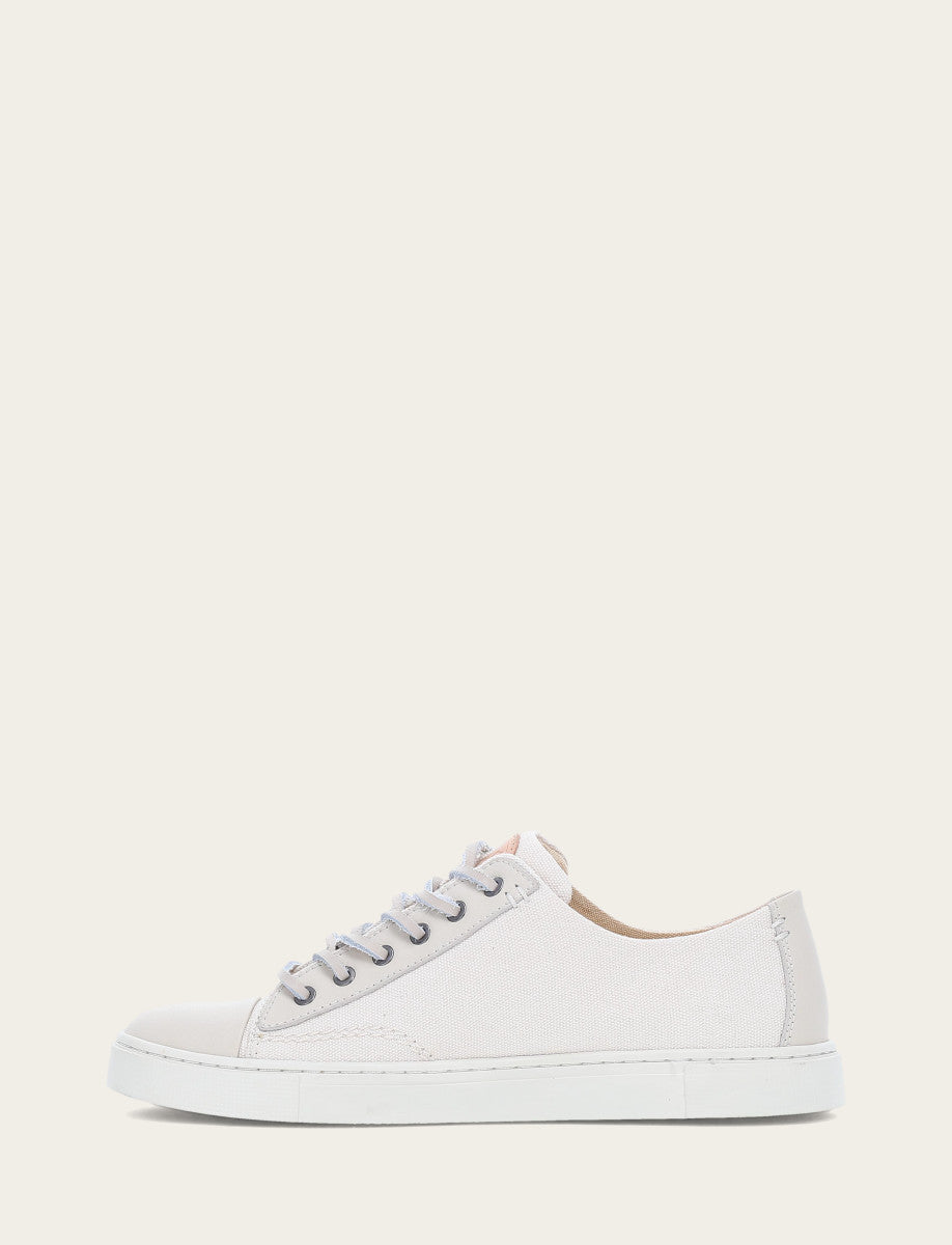 Frye Women's Ivory Ivy Canvas Low Lace Sneakers / Ivory