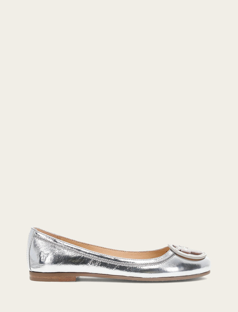 Frye Women's Silver Carson Logo Ballet Flats / Silver