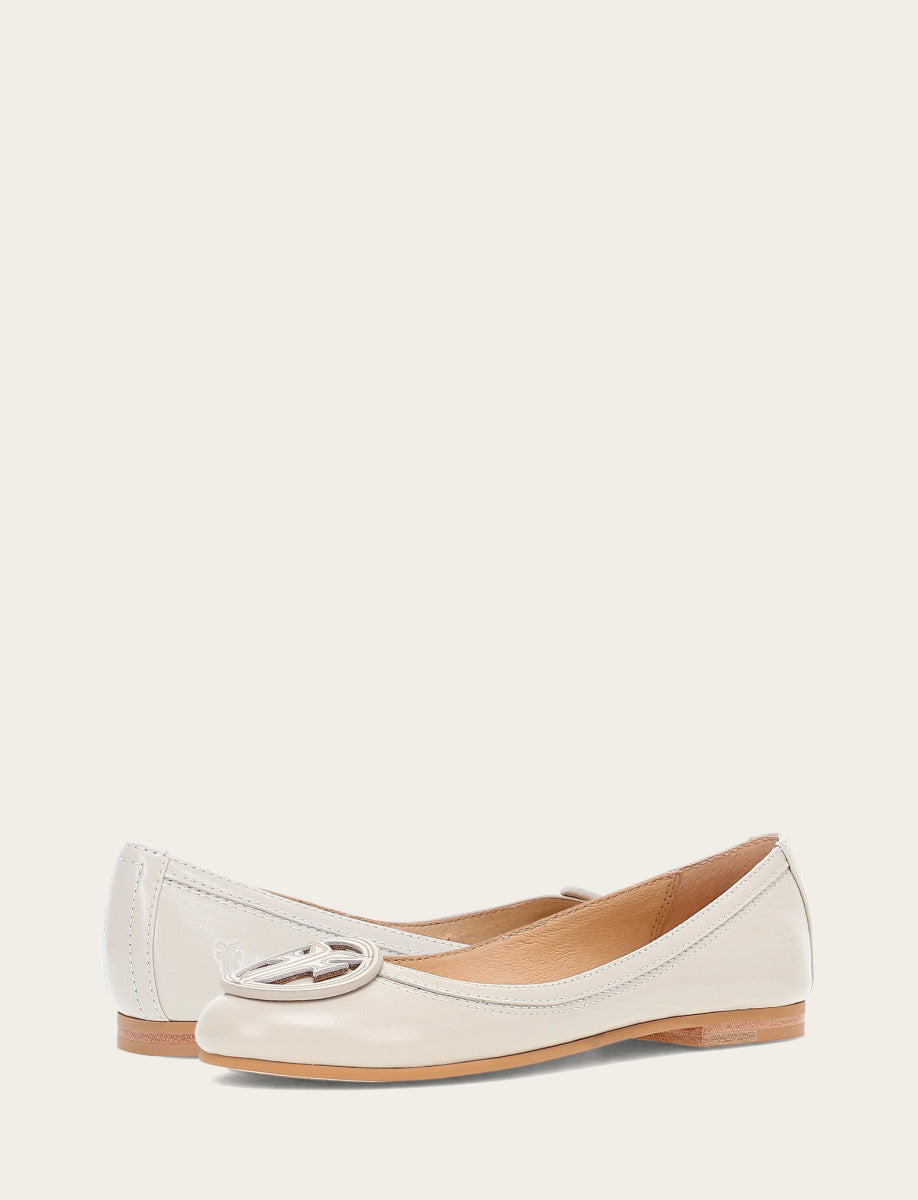 Frye Women's Ivory Carson Logo Ballet Flats / Ivory