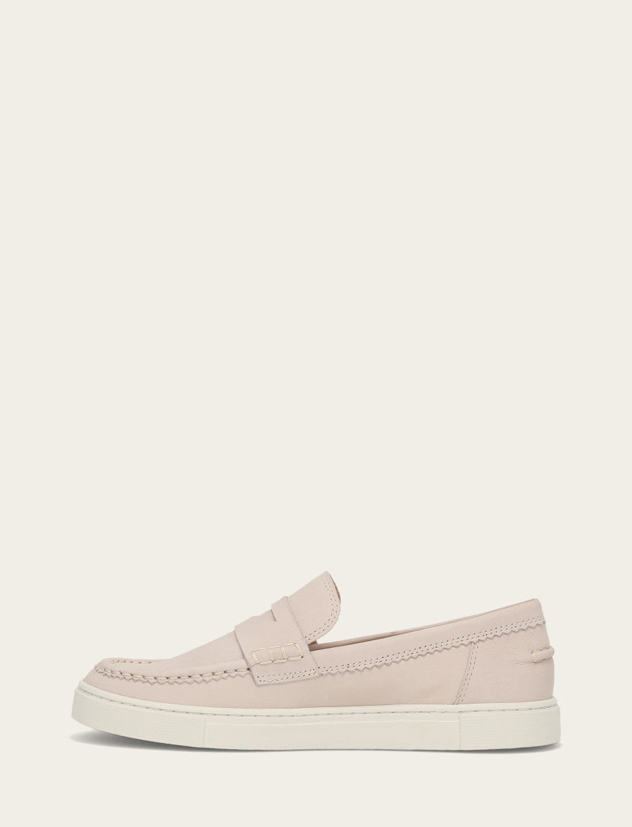 Frye Women's Ivory Ivy Loafer Loafers / Ivory