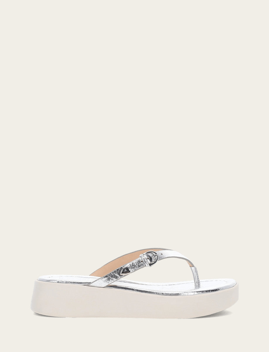 Frye Women's Silver Maya Buckle Thong Sandals / Silver