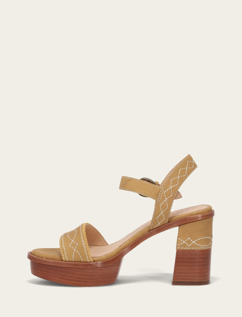 Frye Women’s Banana Pipa Woodstock Sandals / Banana