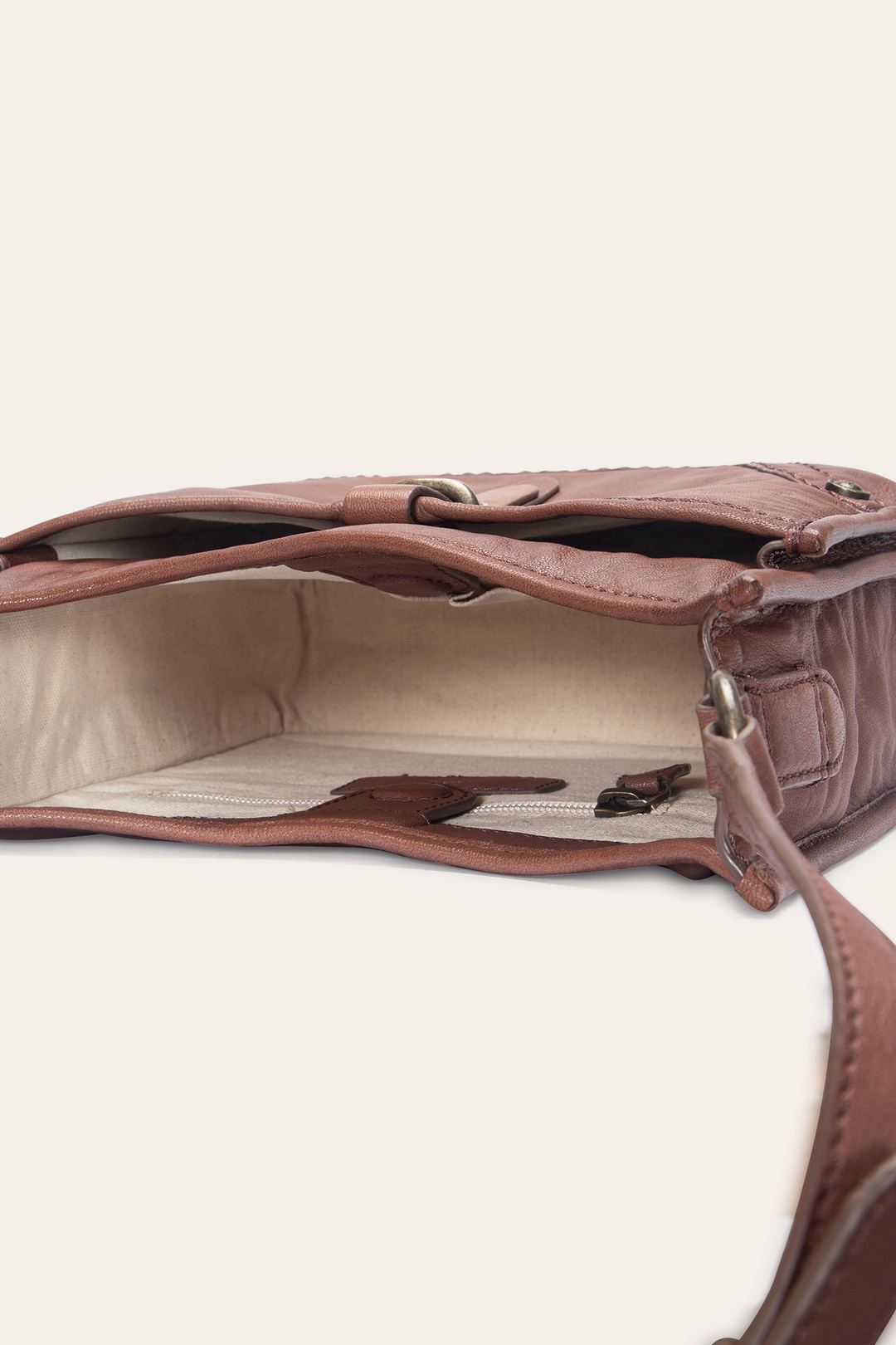 Frye Campus Cognac Crossbody / Cognac