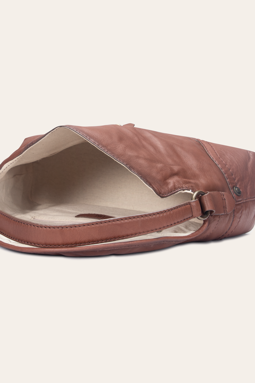 Frye Campus Cognac Shoulder / Cognac