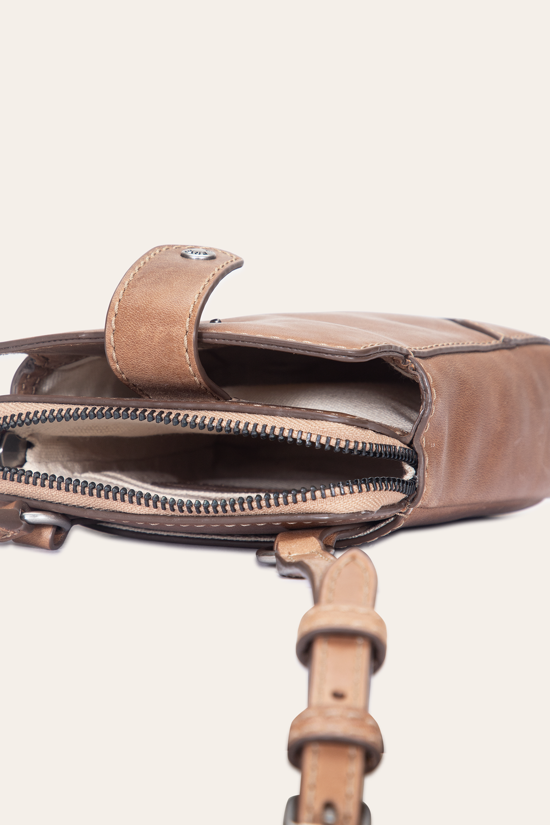 Frye Melissa Beige Phone Crossbody / Beige