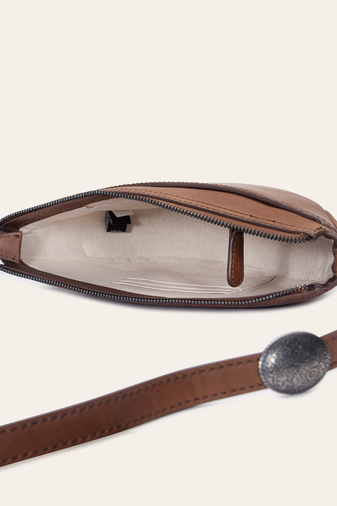 Frye Women's Cheyenne Saddle Bag (Cognac) / Cognac