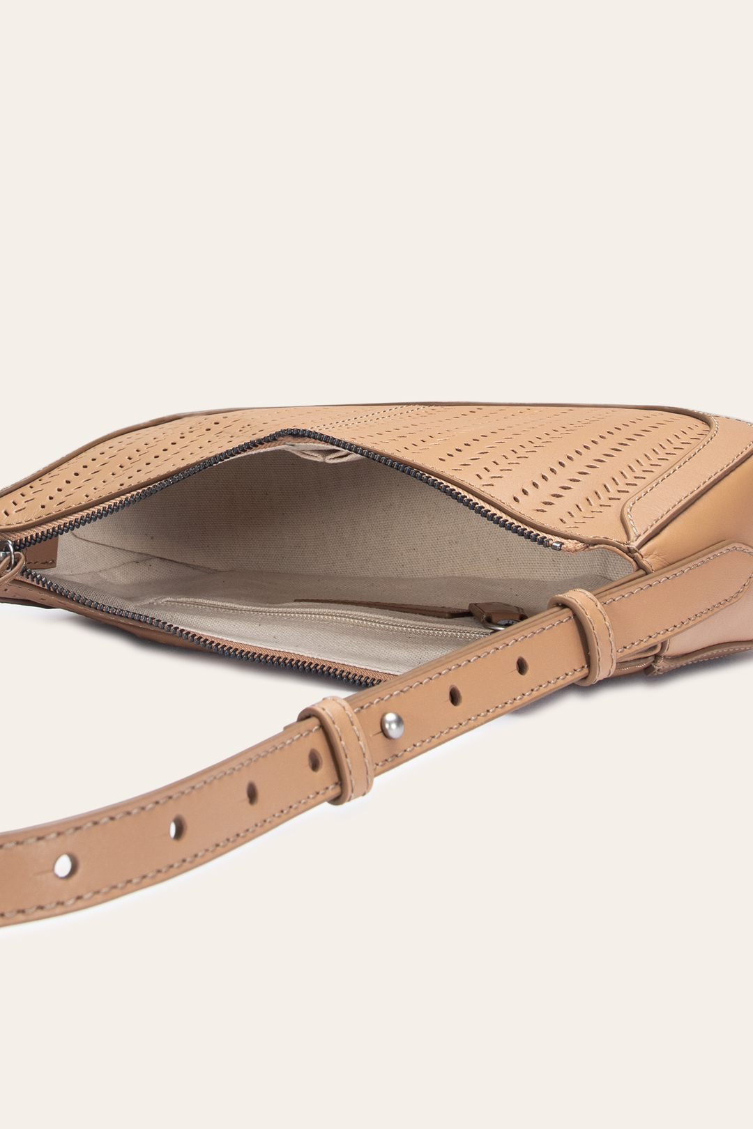 Frye Stella Baguette in Beige / Beige