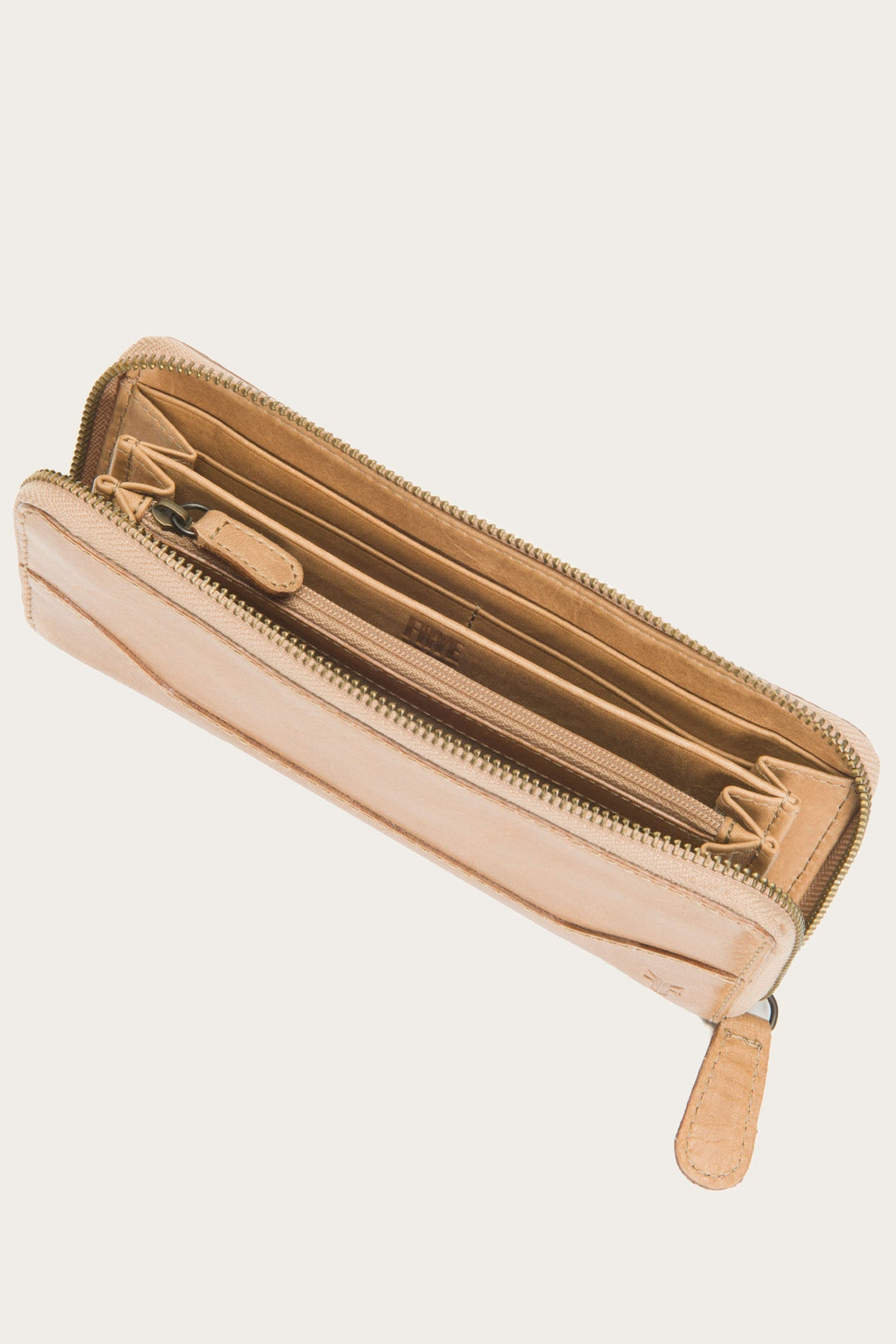 Frye Melissa Beige Zip Wallet / Beige