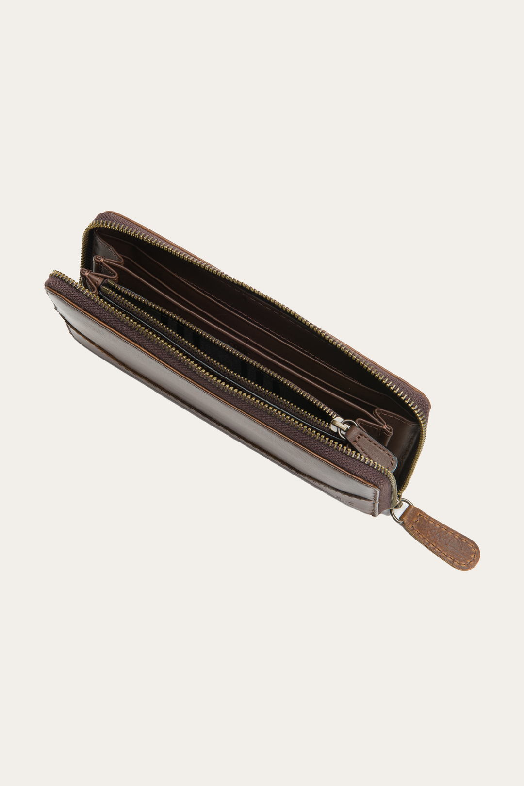 Frye Melissa Dark Brown Zip Wallet / Dark Brown