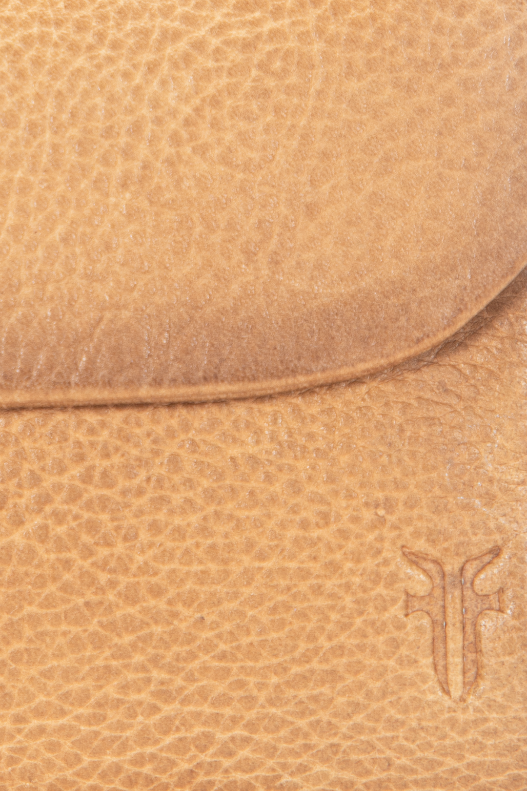 Frye Nora Beige Small Wallet / Beige