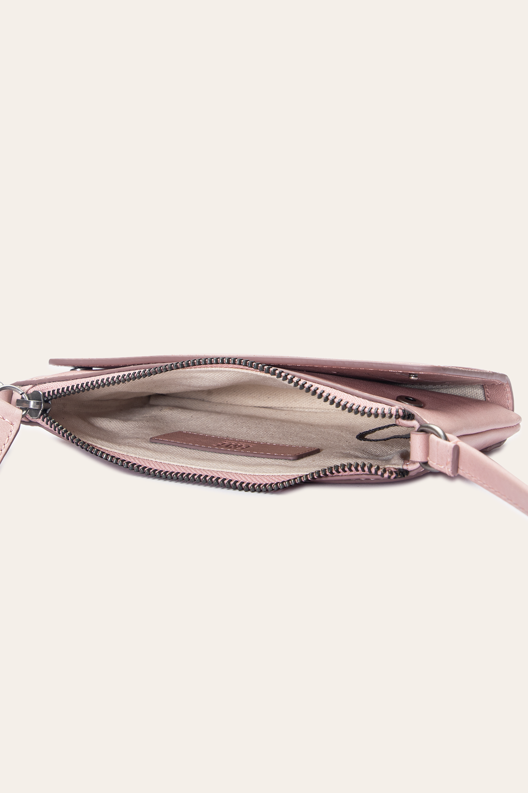 Frye Melissa Convertible Wristlet Wallet in Woodrose / Woodrose