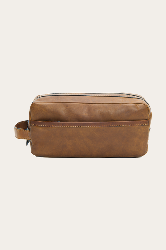 Frye Logan Large Travel Dopp in Dark Brown / Dark Brown