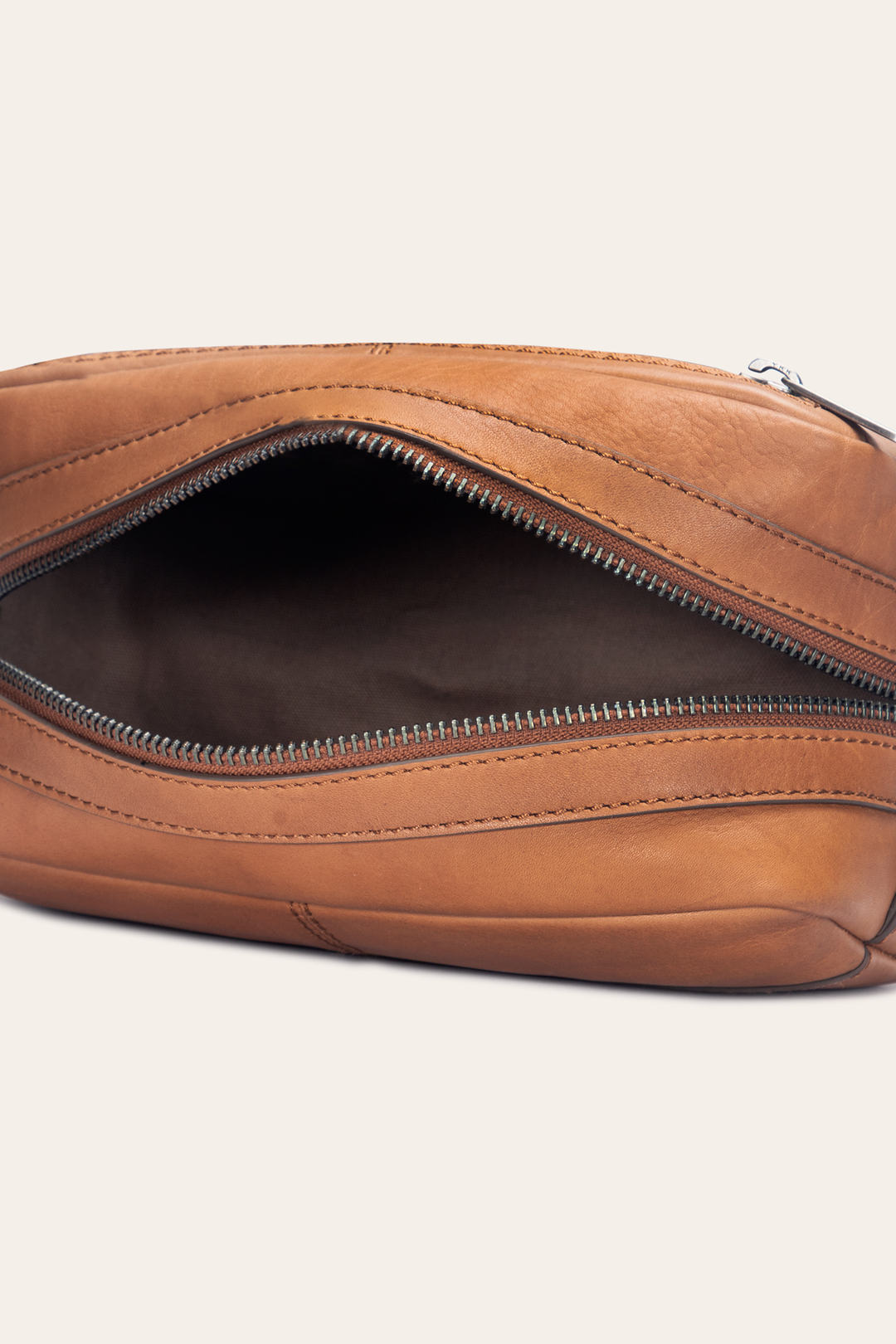 Frye Nash Cognac Dopp Kit / Cognac