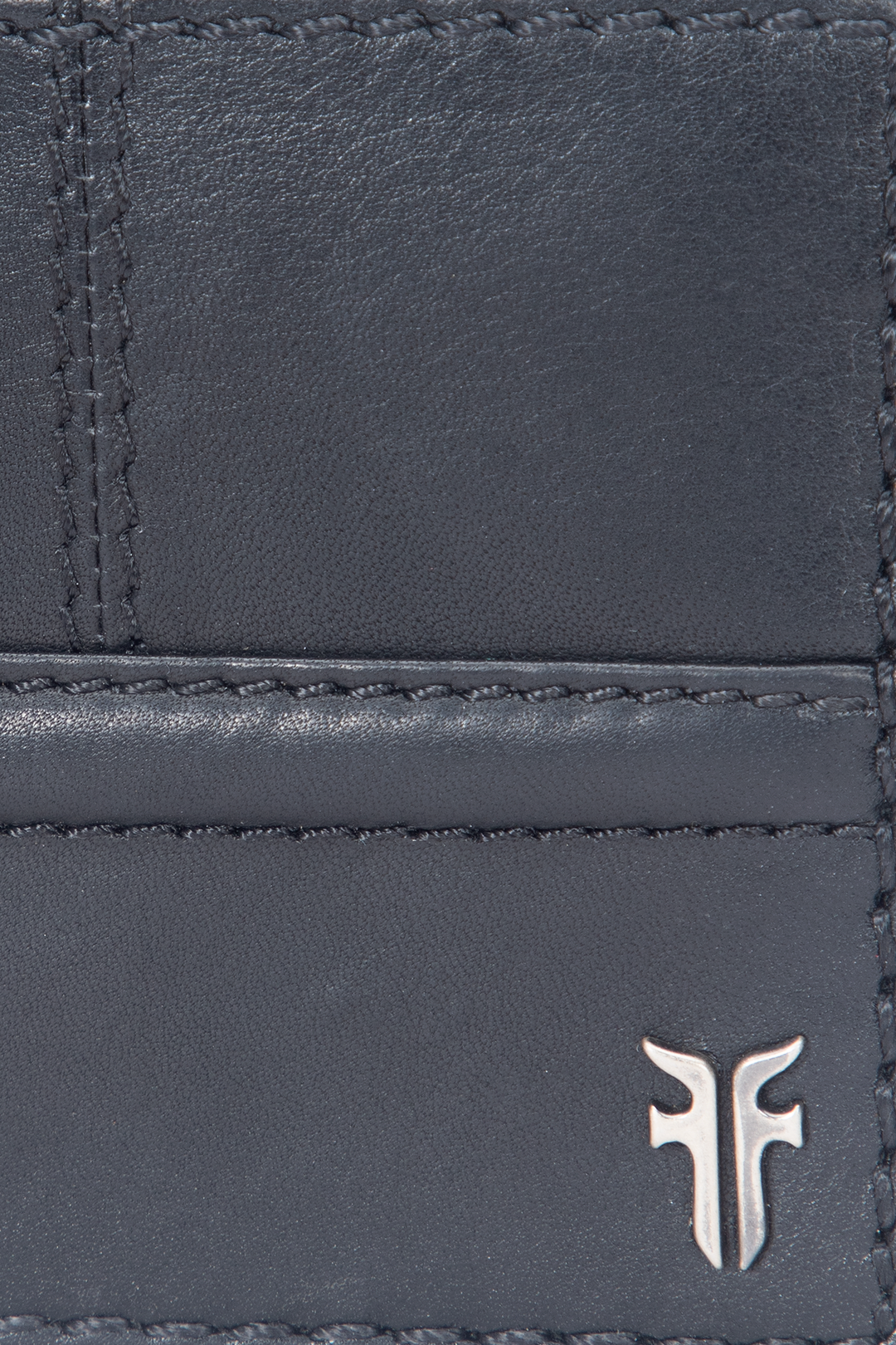 Frye Nash Black Bifold With Foldout Cc / Black