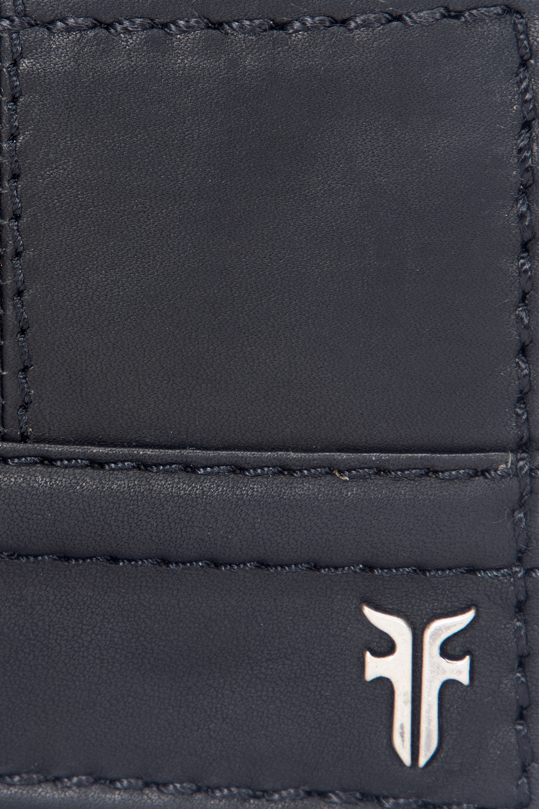 Frye Nash Black Bifold With Foldout Cc / Black